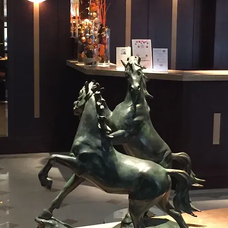 Splendid Etoile 4* Paříž