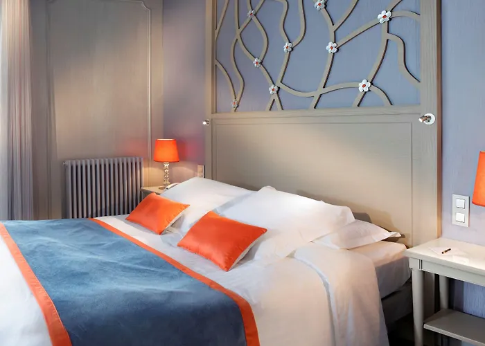 Splendid Etoile Hotel 4*